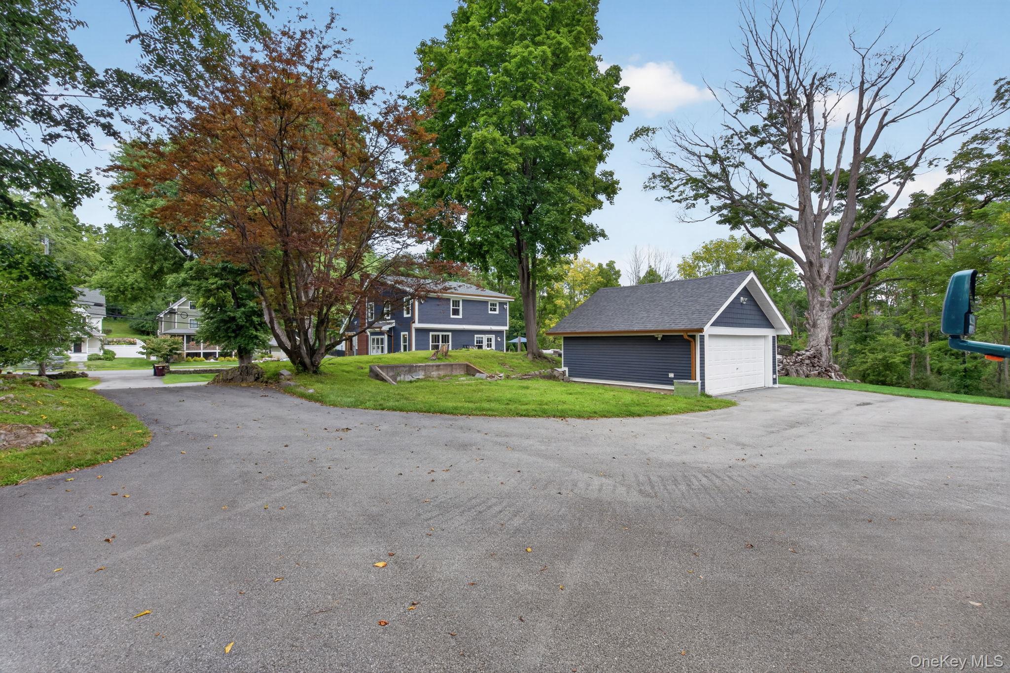 42 Colonial Avenue Property Photo 44