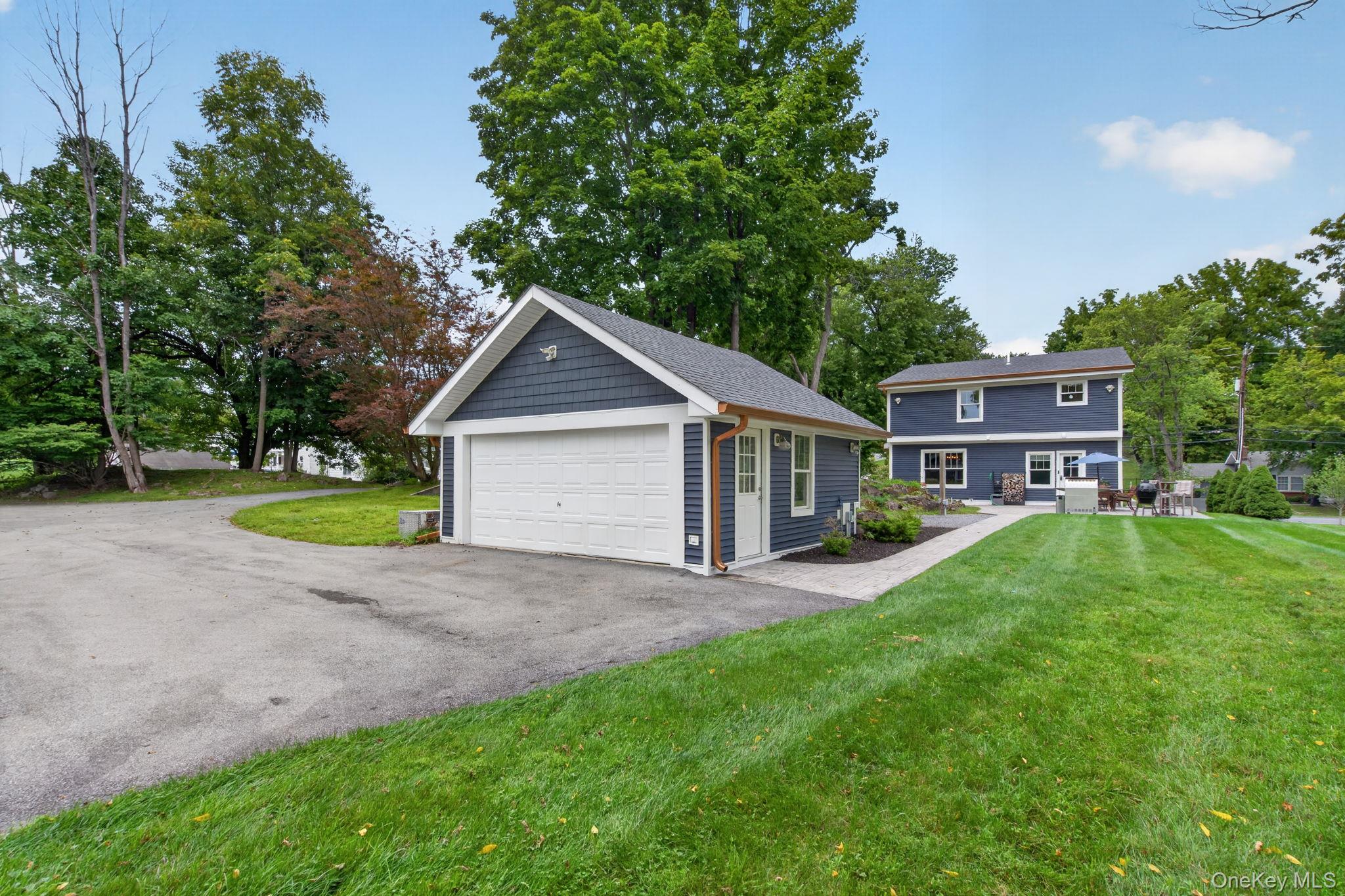 42 Colonial Avenue Property Photo 45