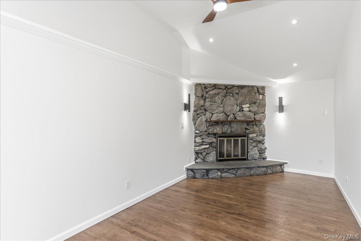260 W 24th Street Property Photo 5