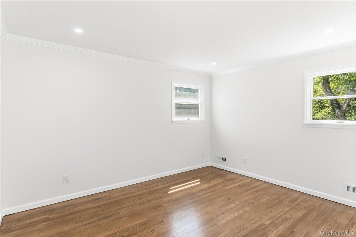 260 W 24th Street Property Photo 14