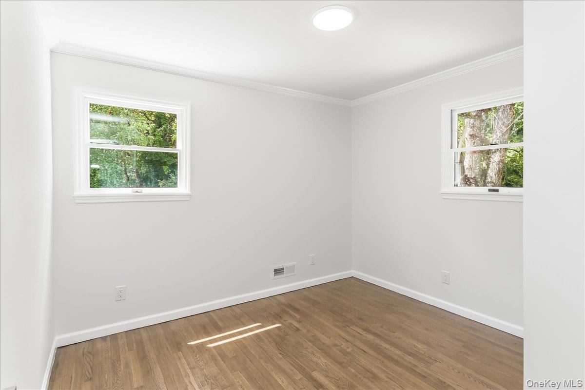 260 W 24th Street Property Photo 18