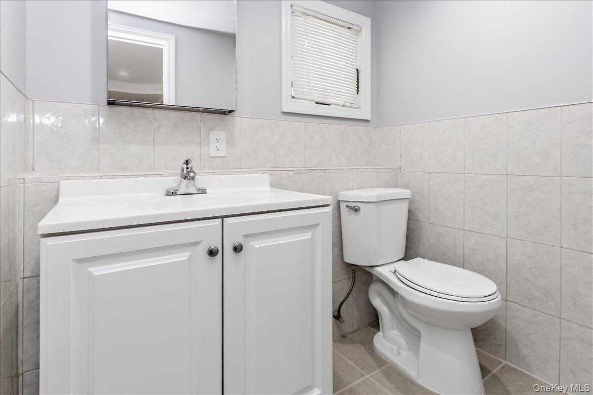260 W 24th Street Property Photo 22