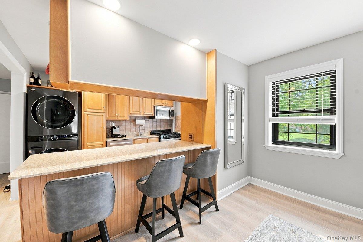 41 Manchester Road B-23 Property Photo 6