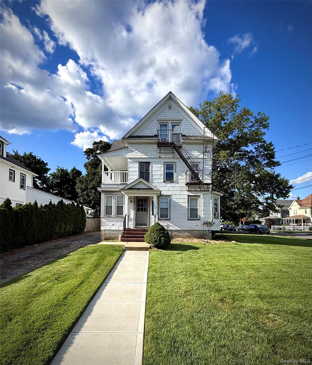 280 Pine Street Property Photo 1