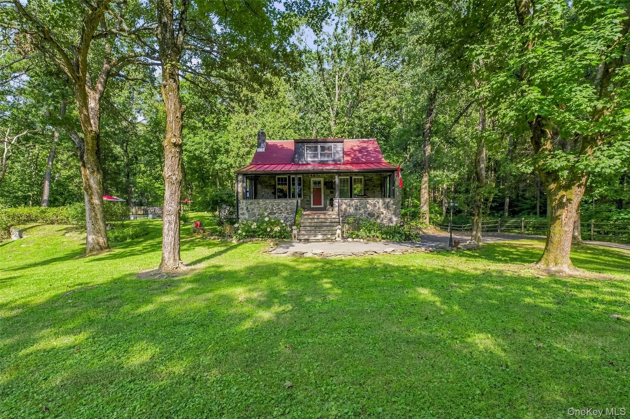 231 Rombout Road Property Photo 3