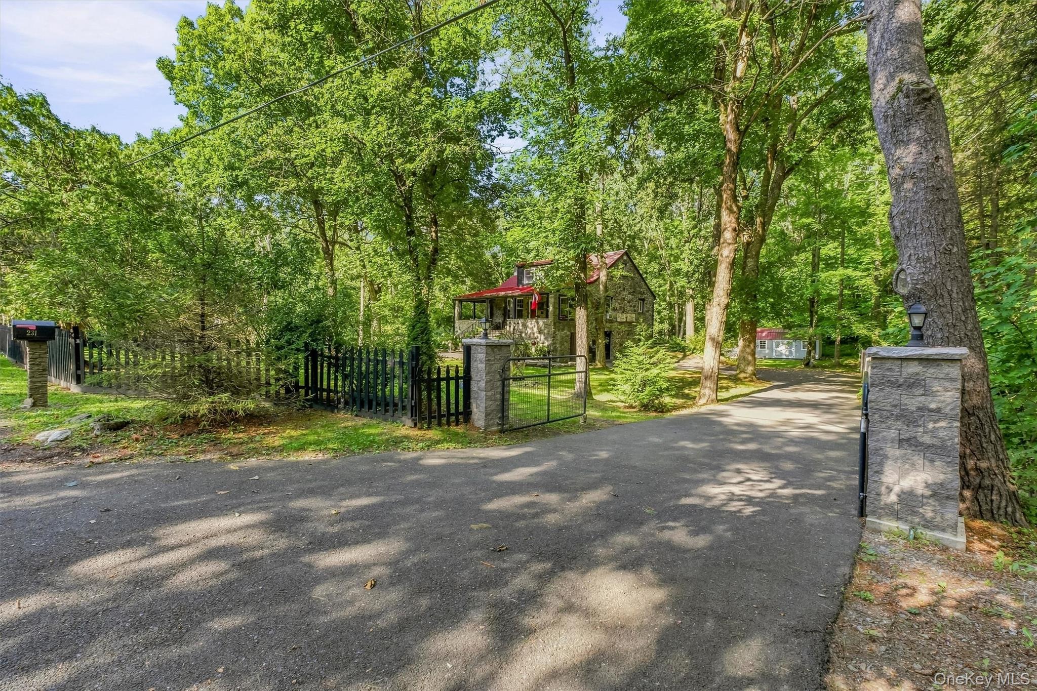 231 Rombout Road Property Photo 4