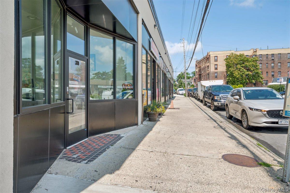 320 Webster Avenue Property Photo 1