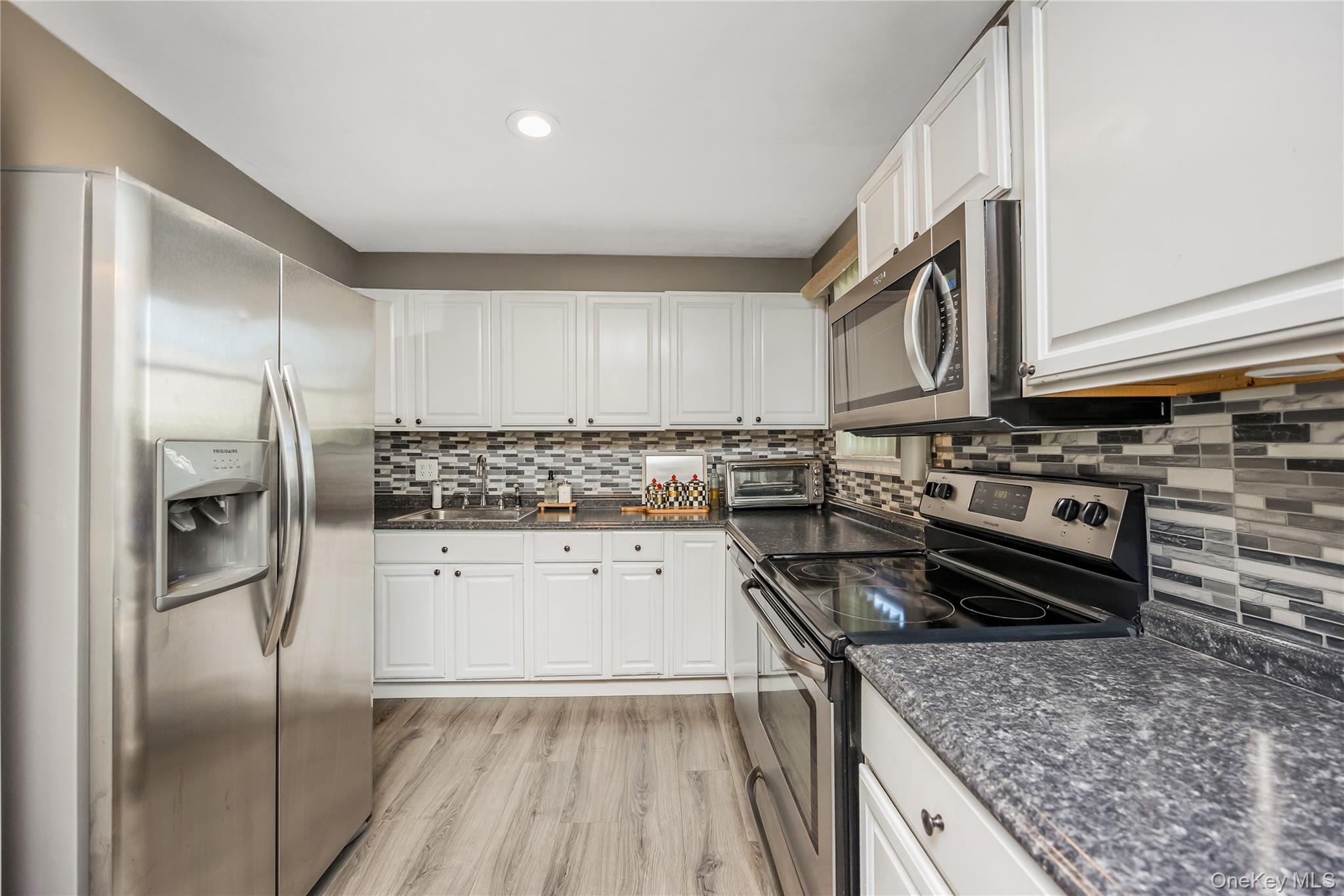 2401 Wave Avenue Property Photo 9