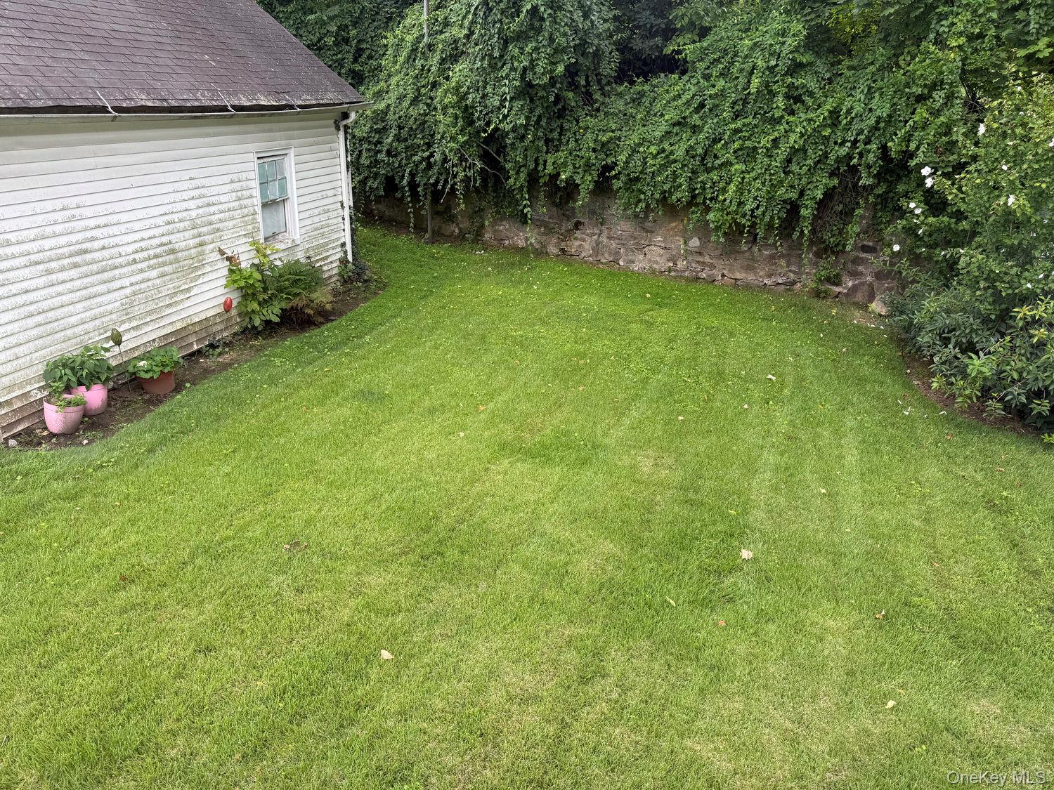 332 Rich Avenue Property Photo 6