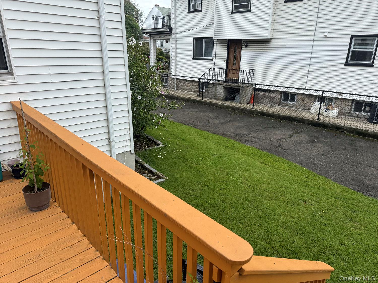 332 Rich Avenue Property Photo 10