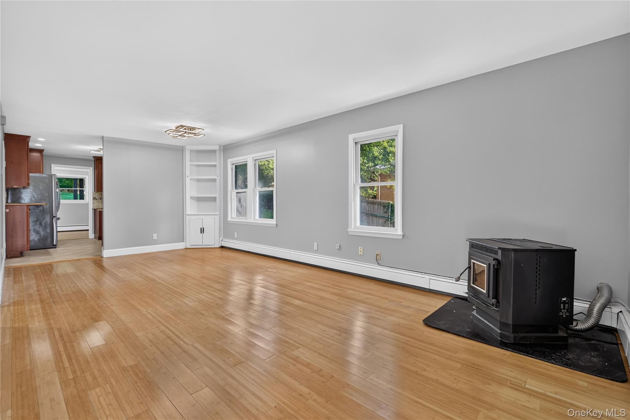 34 Winona Avenue 1st Floor Property Photo 8