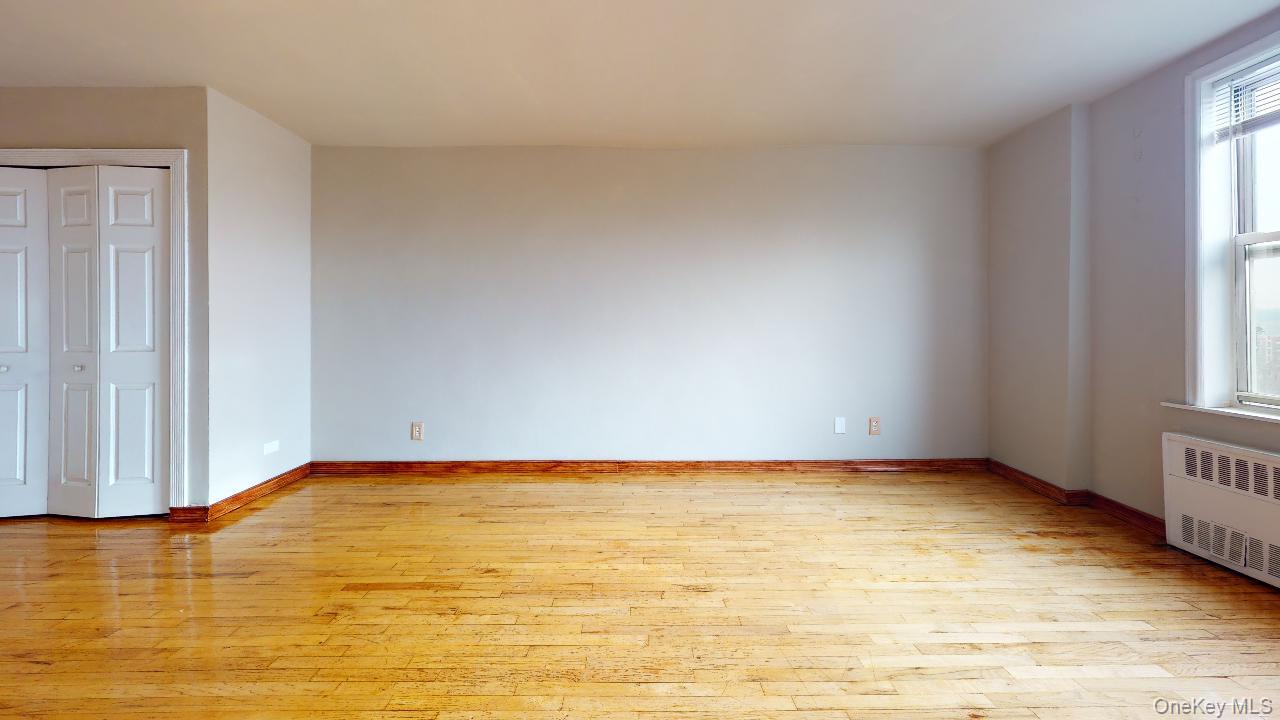 66-15 Thornton Place 6e Property Photo 2