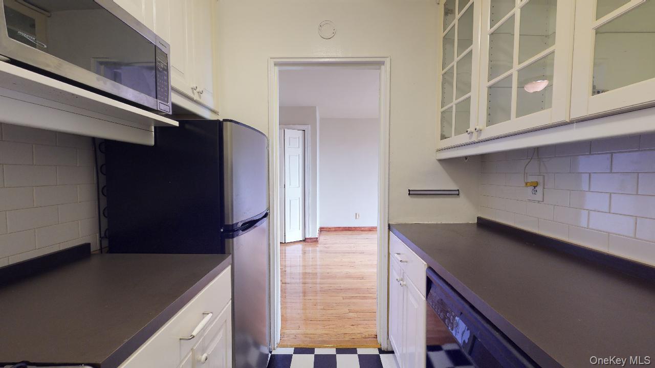 66-15 Thornton Place 6e Property Photo 8