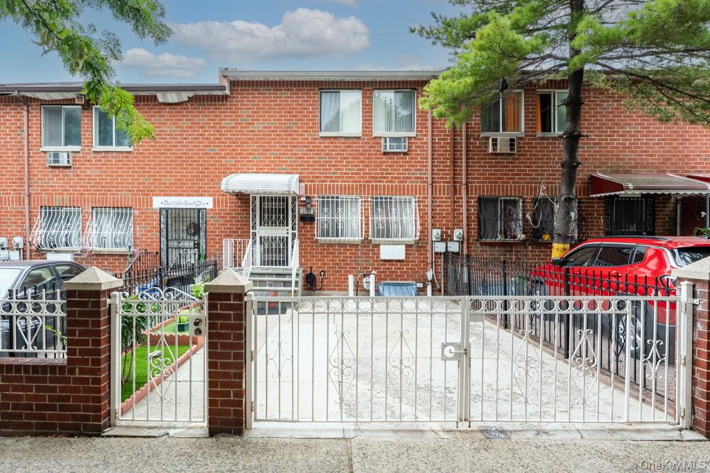 2175 Hughes Avenue Property Photo 4
