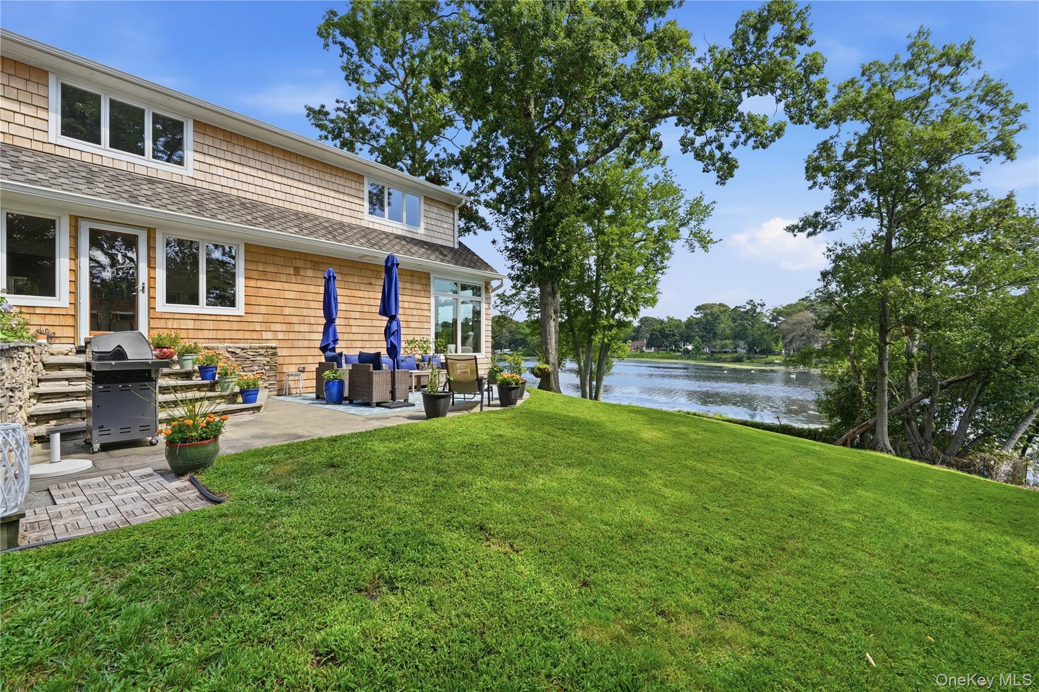 107 Lake Shore Drive Property Photo 4