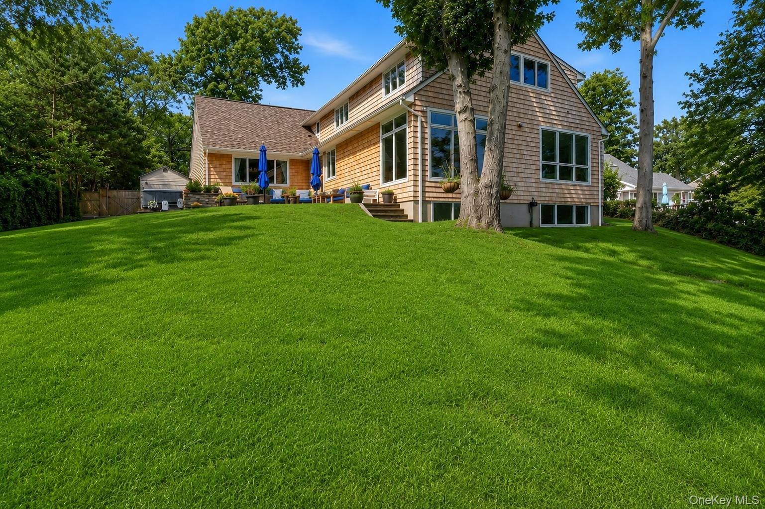 107 Lake Shore Drive Property Photo 5