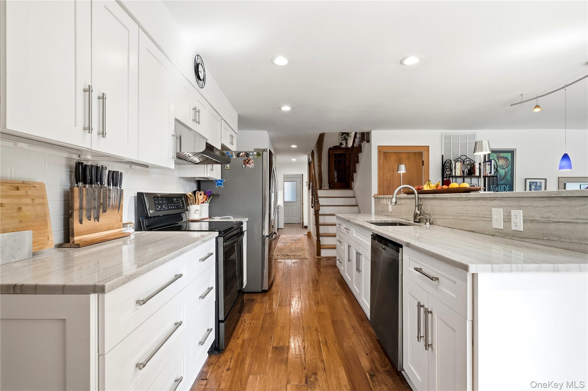 107 Lake Shore Drive Property Photo 8