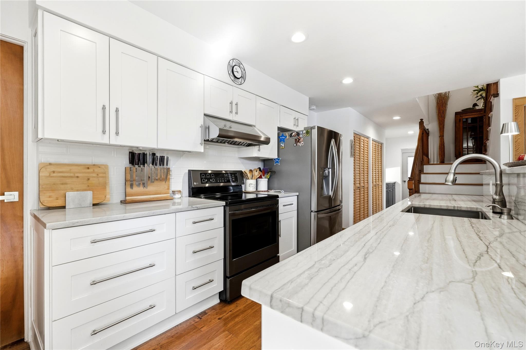 107 Lake Shore Drive Property Photo 9
