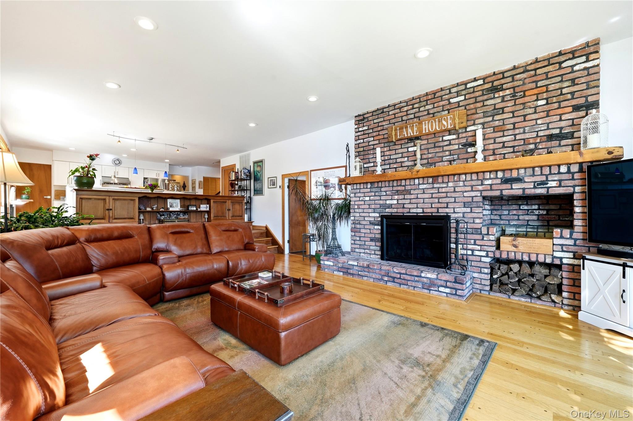 107 Lake Shore Drive Property Photo 14