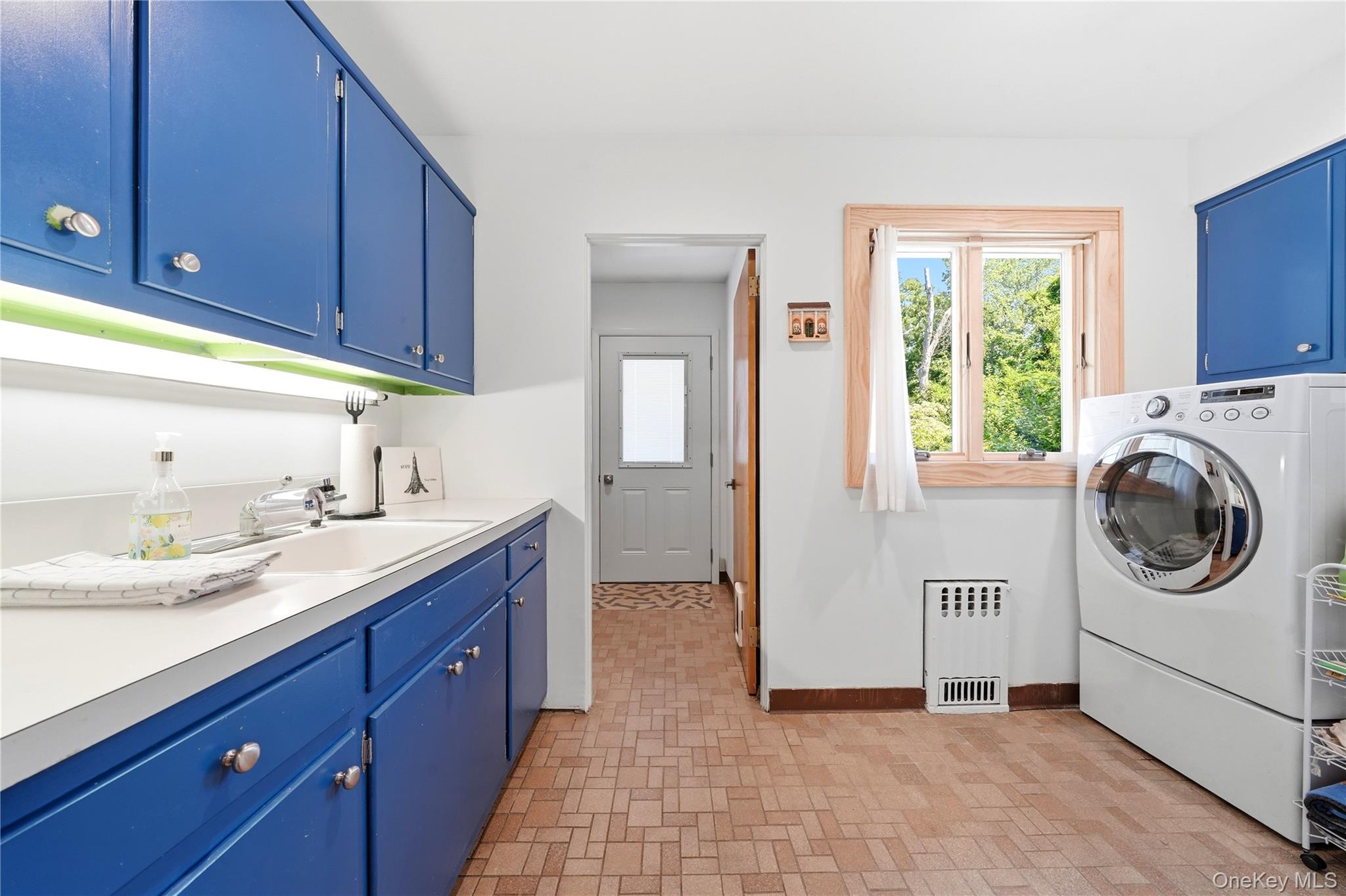 107 Lake Shore Drive Property Photo 27