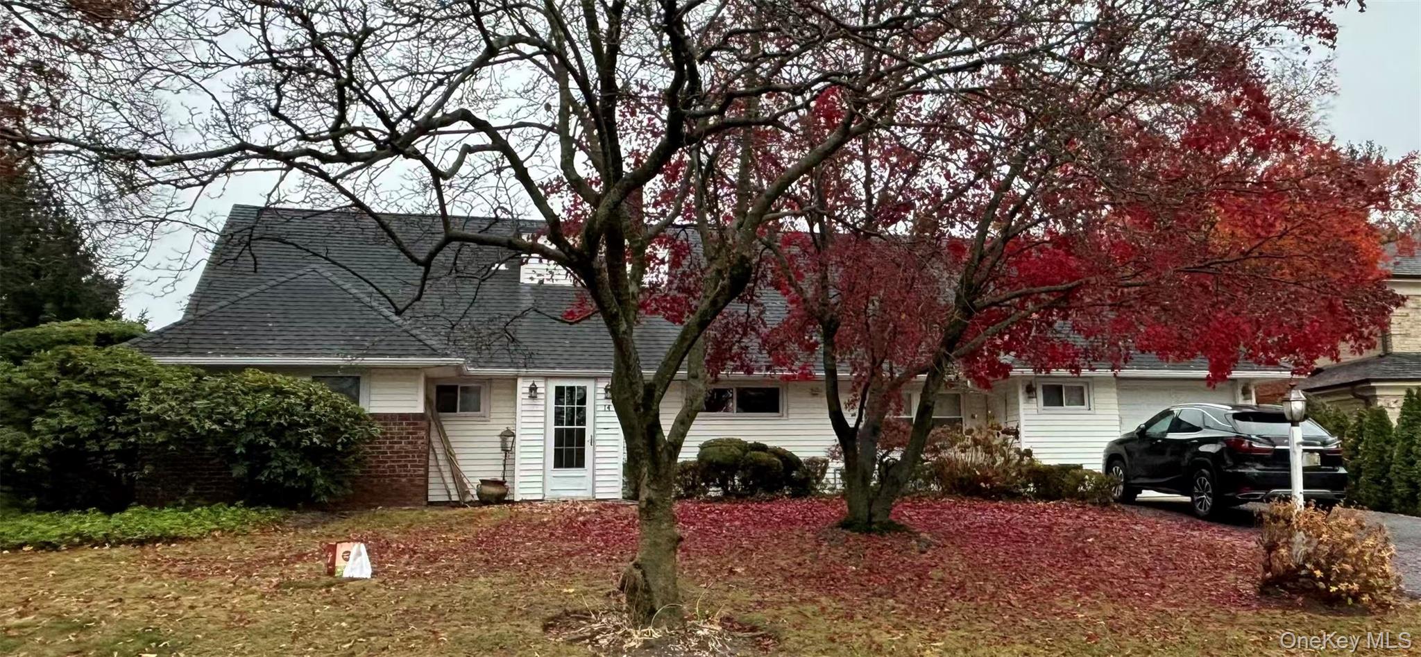14 Peachtree Lane Property Photo 2