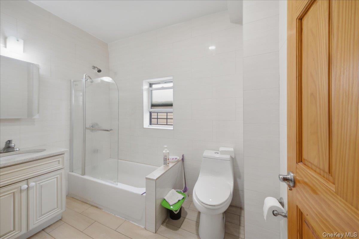 1850 Unionport Road Property Photo 5