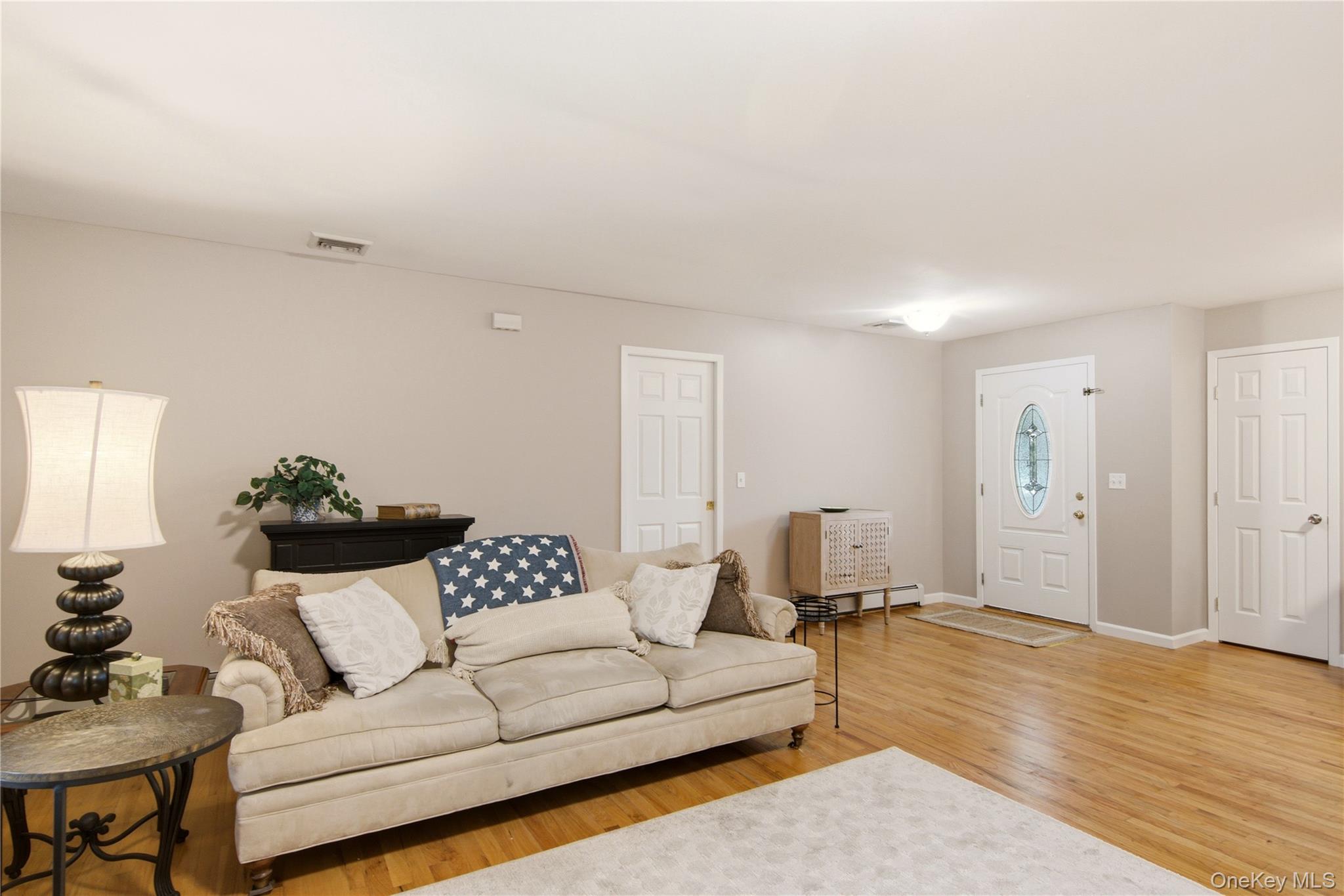 301 Laurel Road Property Photo 5