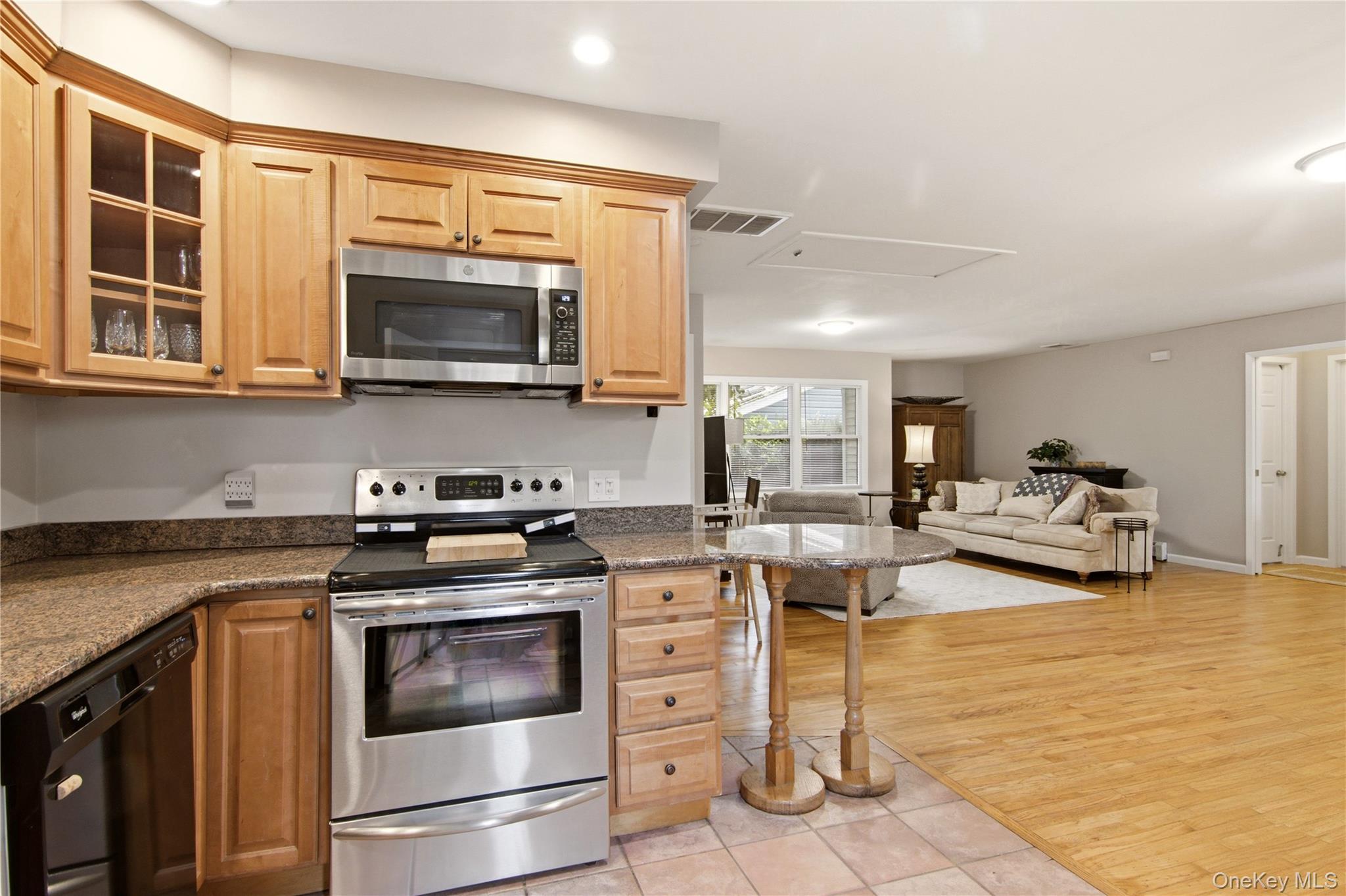 301 Laurel Road Property Photo 8