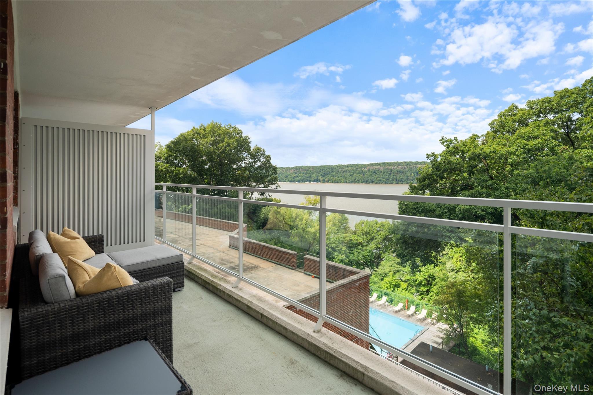 2575 Palisade Avenue 3J Property Photo 1