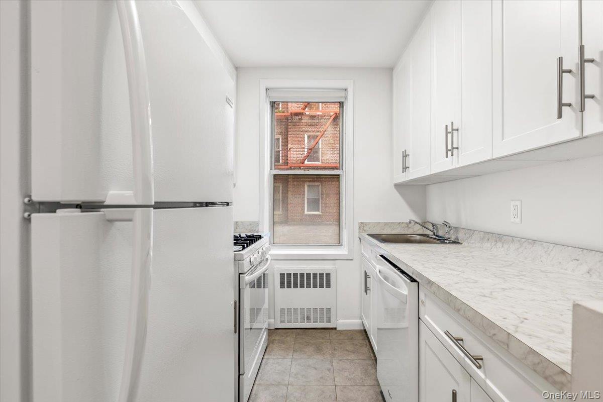 601 Kappock Street 1p Property Photo 11