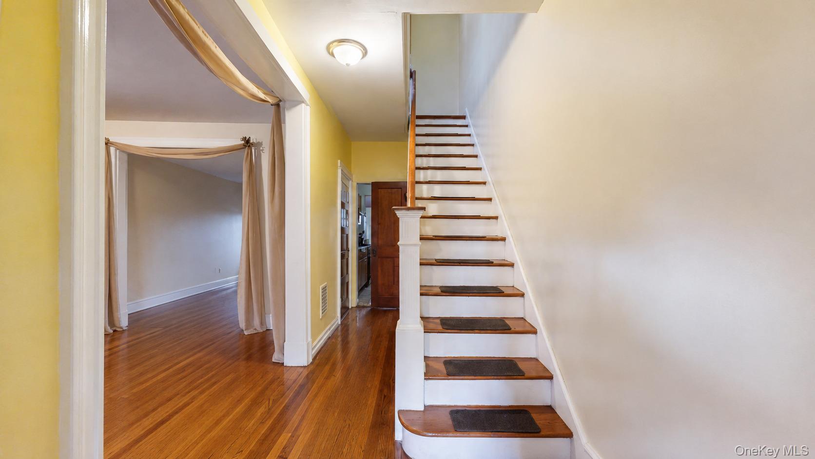 9408 Forbell Street Property Photo 4