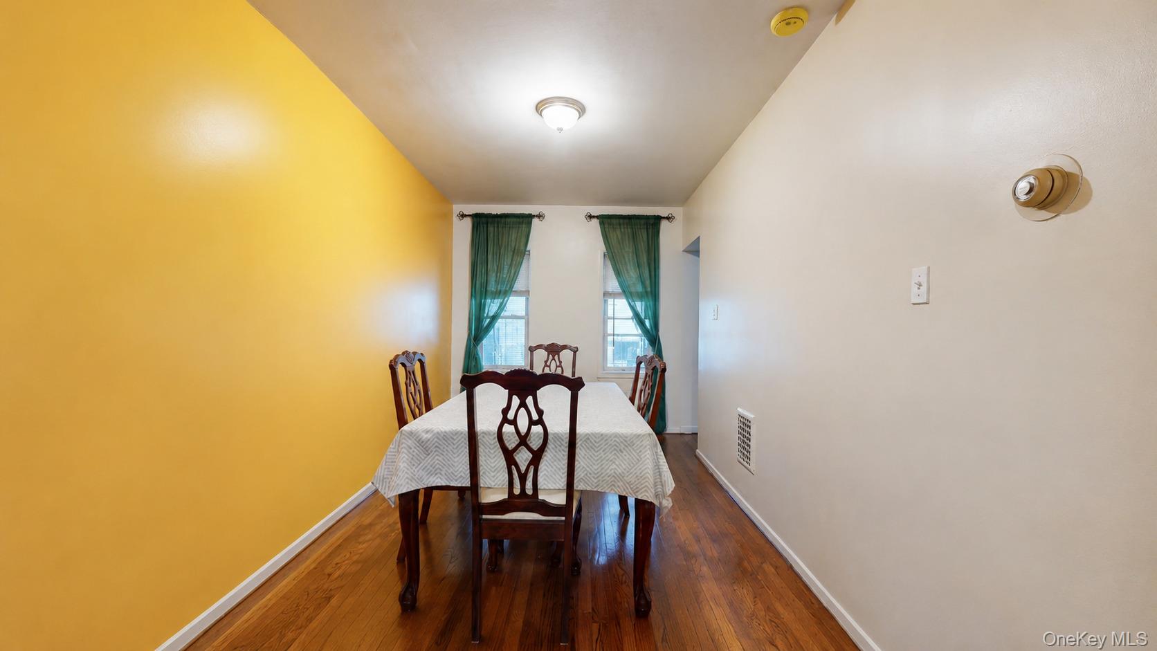 9408 Forbell Street Property Photo 7