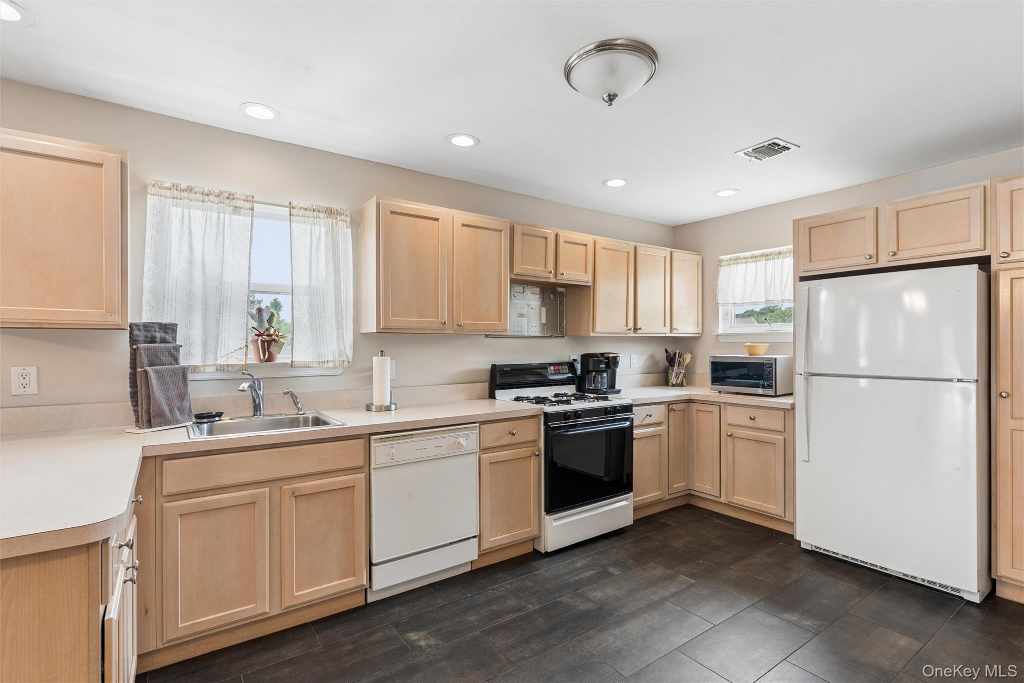 3002 Willow Pond Drive Property Photo 10
