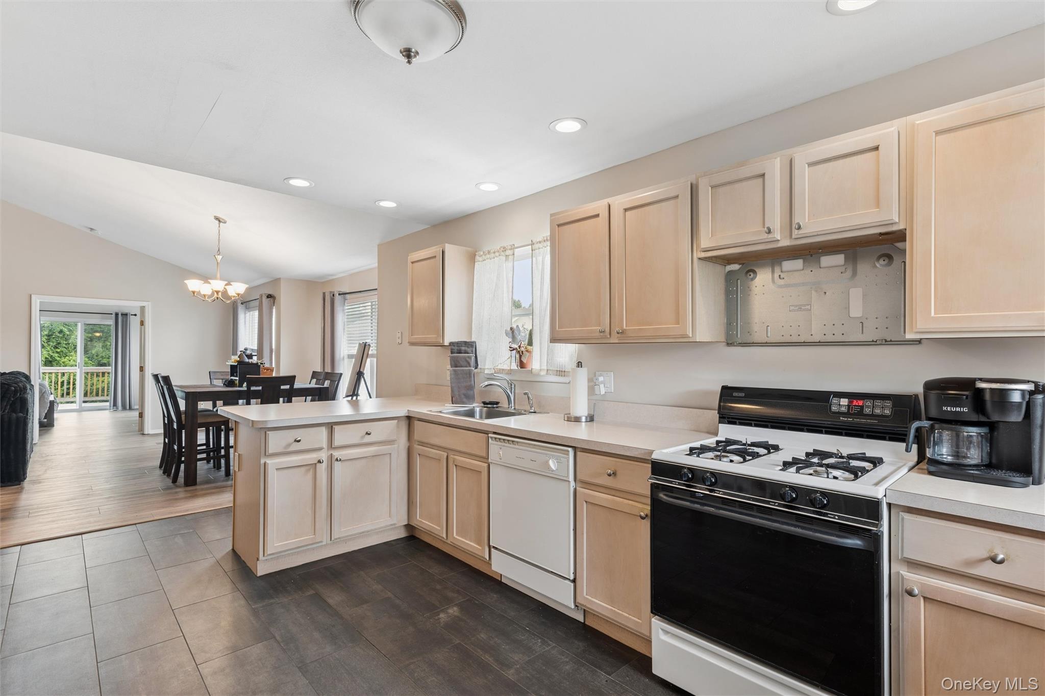 3002 Willow Pond Drive Property Photo 12