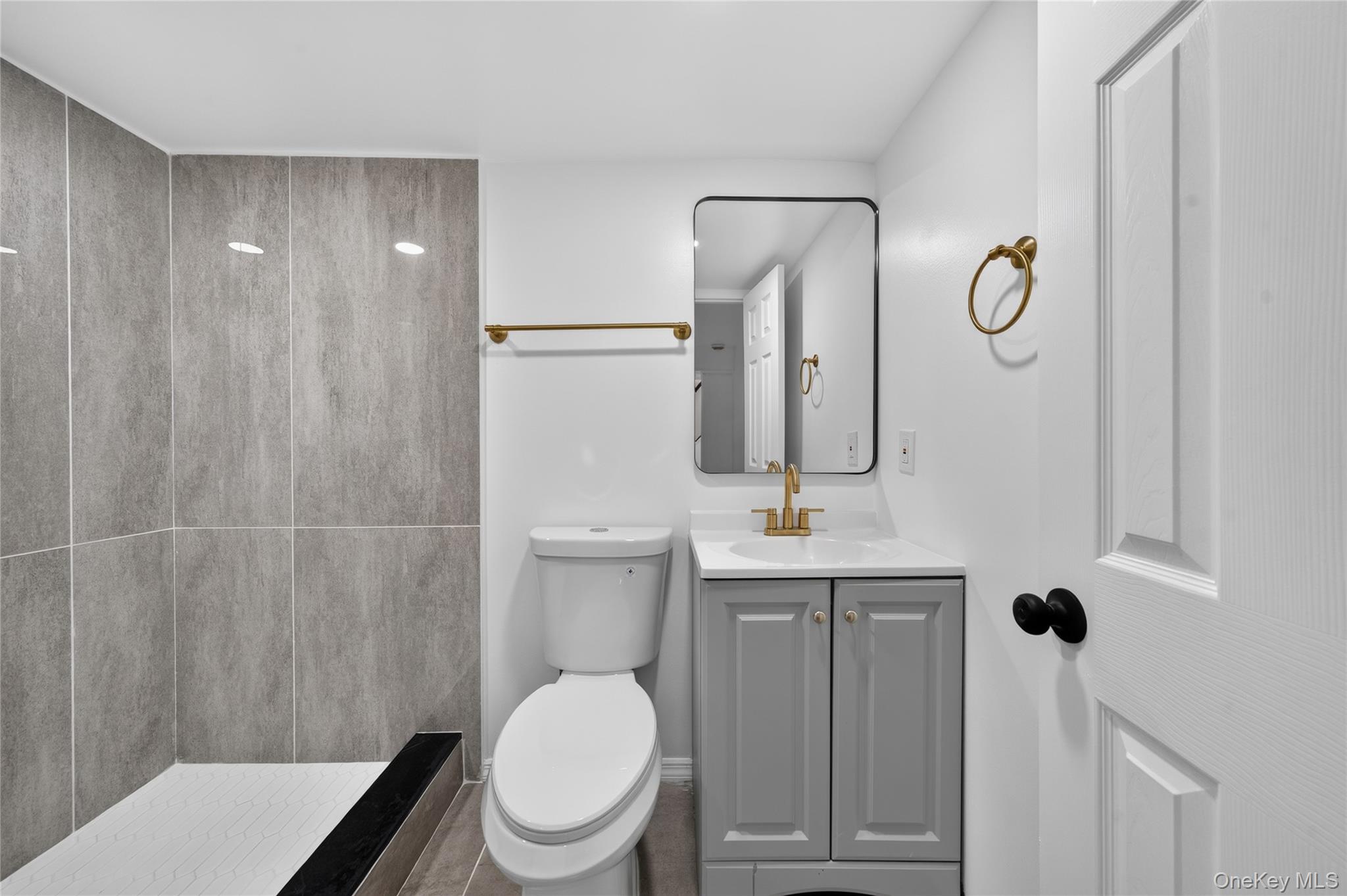 28 Roslyn Avenue Property Photo 19