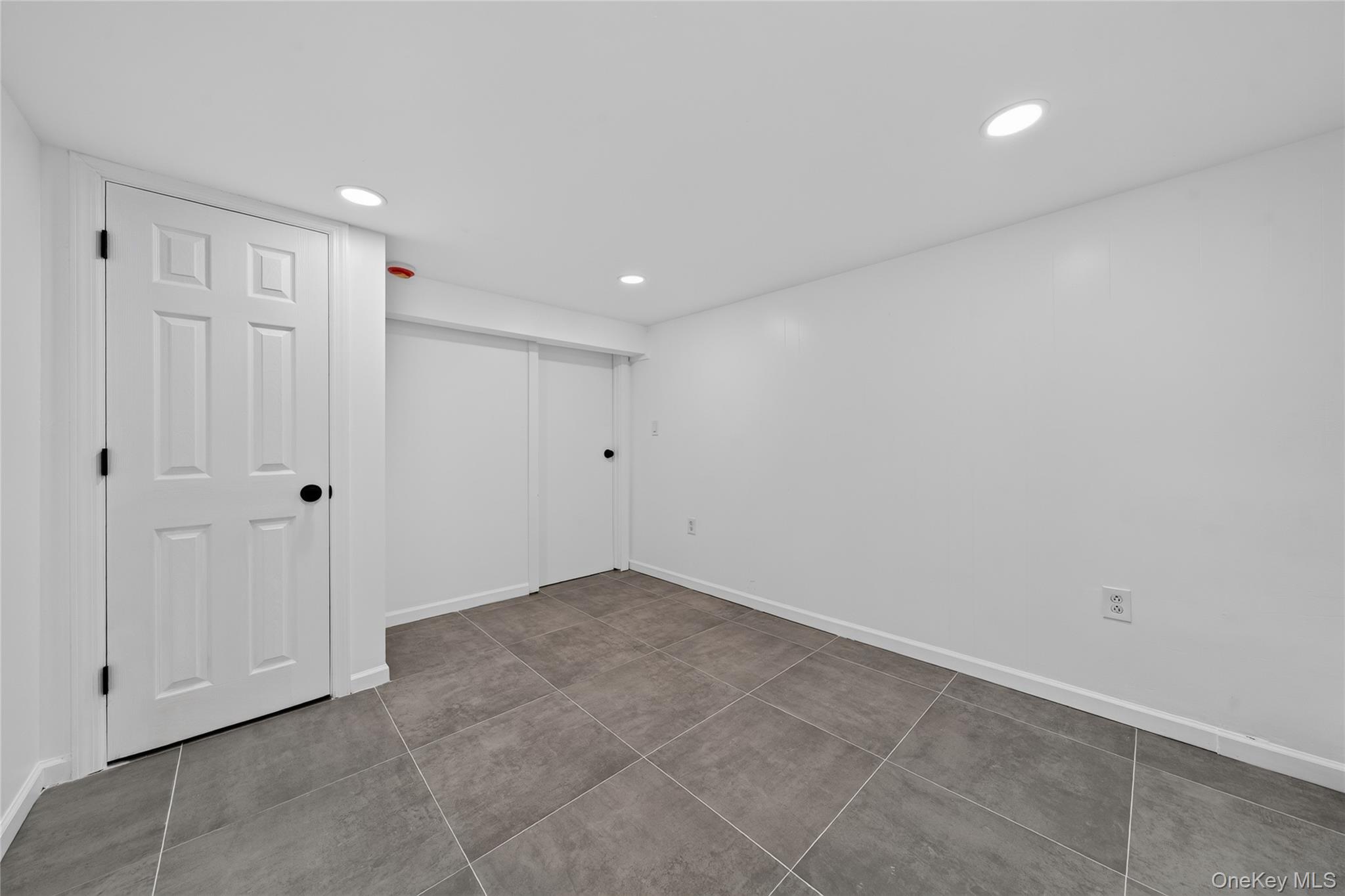 28 Roslyn Avenue Property Photo 23