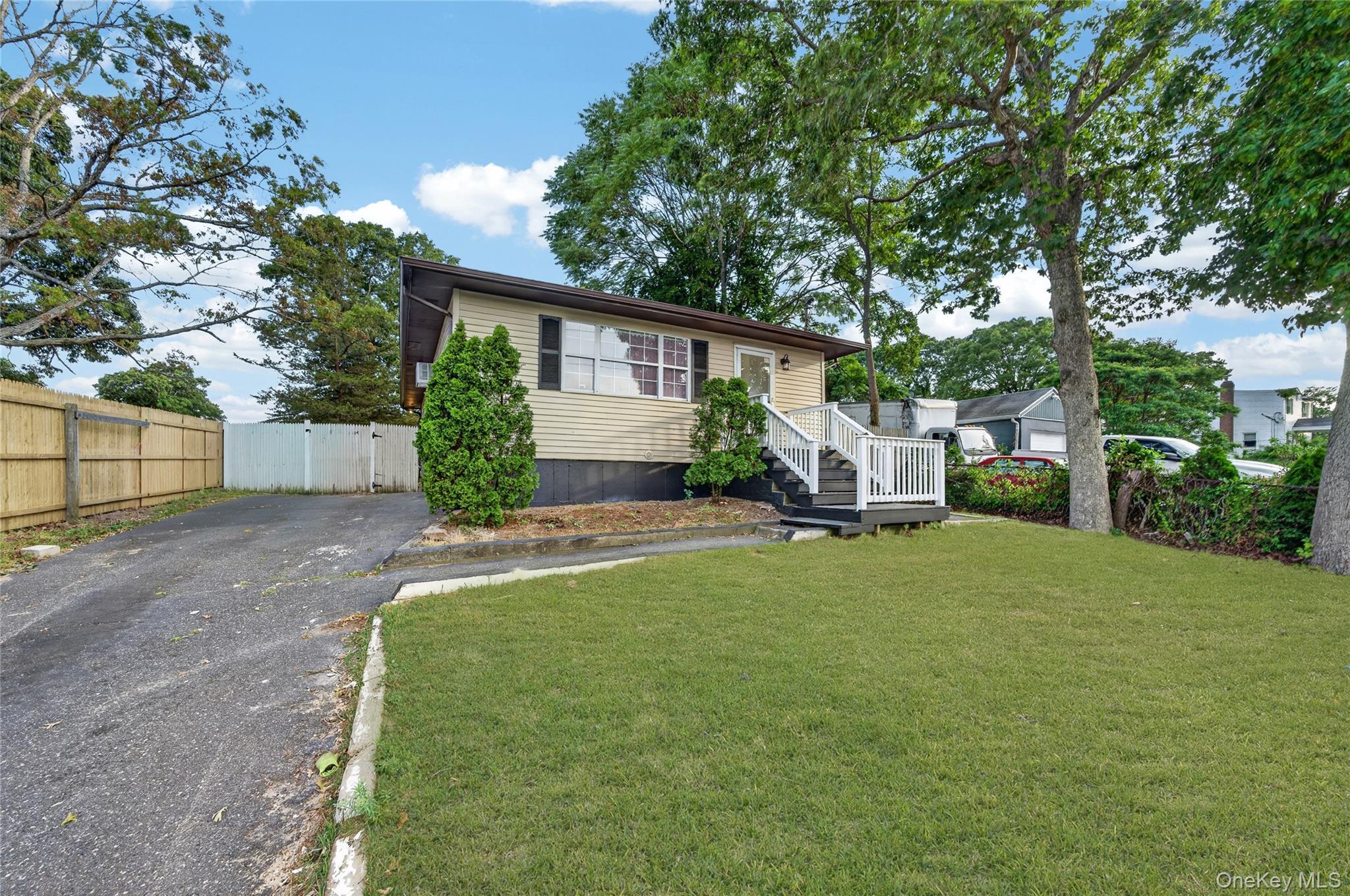 28 Roslyn Avenue Property Photo 29