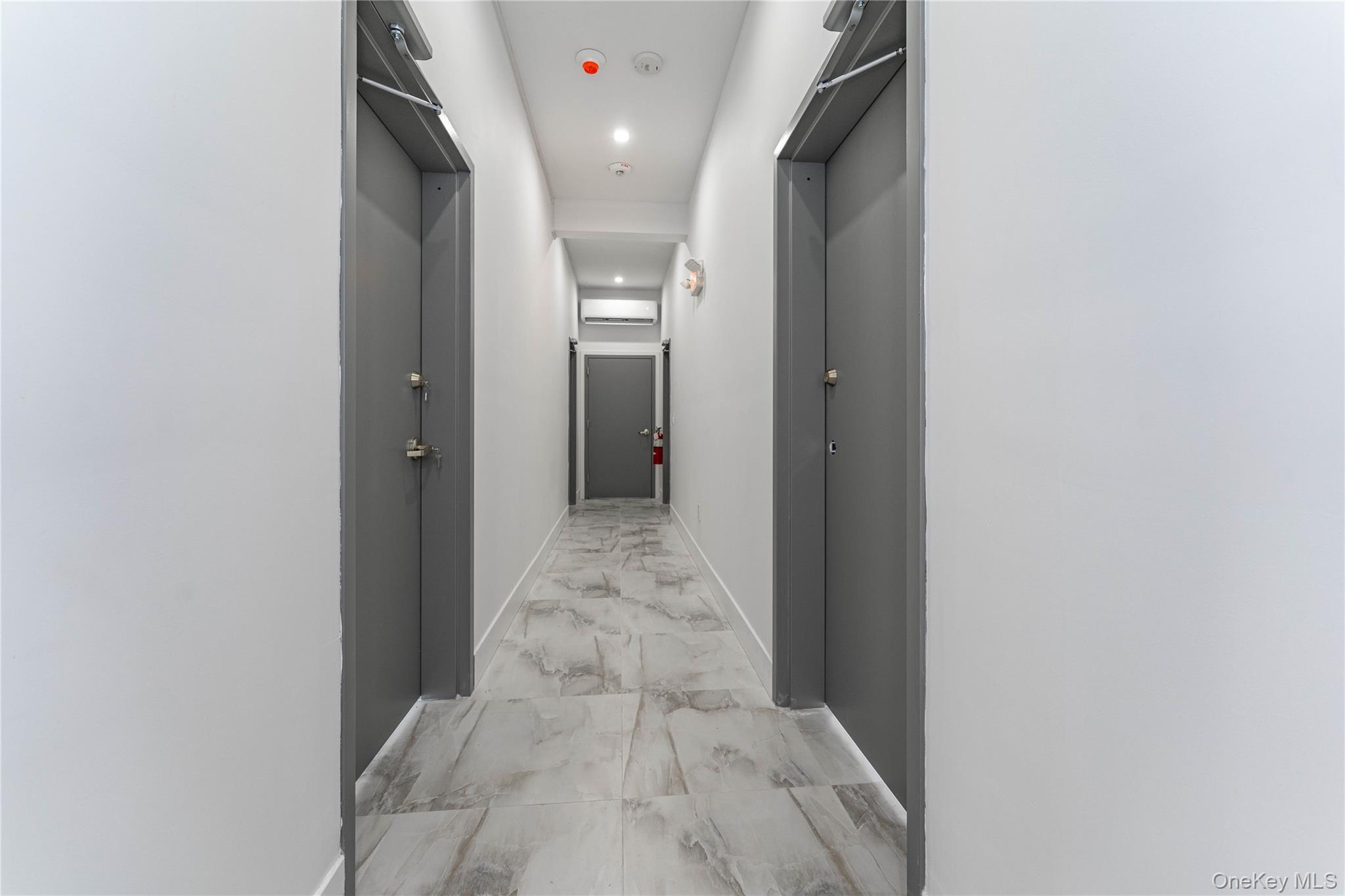 138 E Park Avenue 2 Property Photo 1