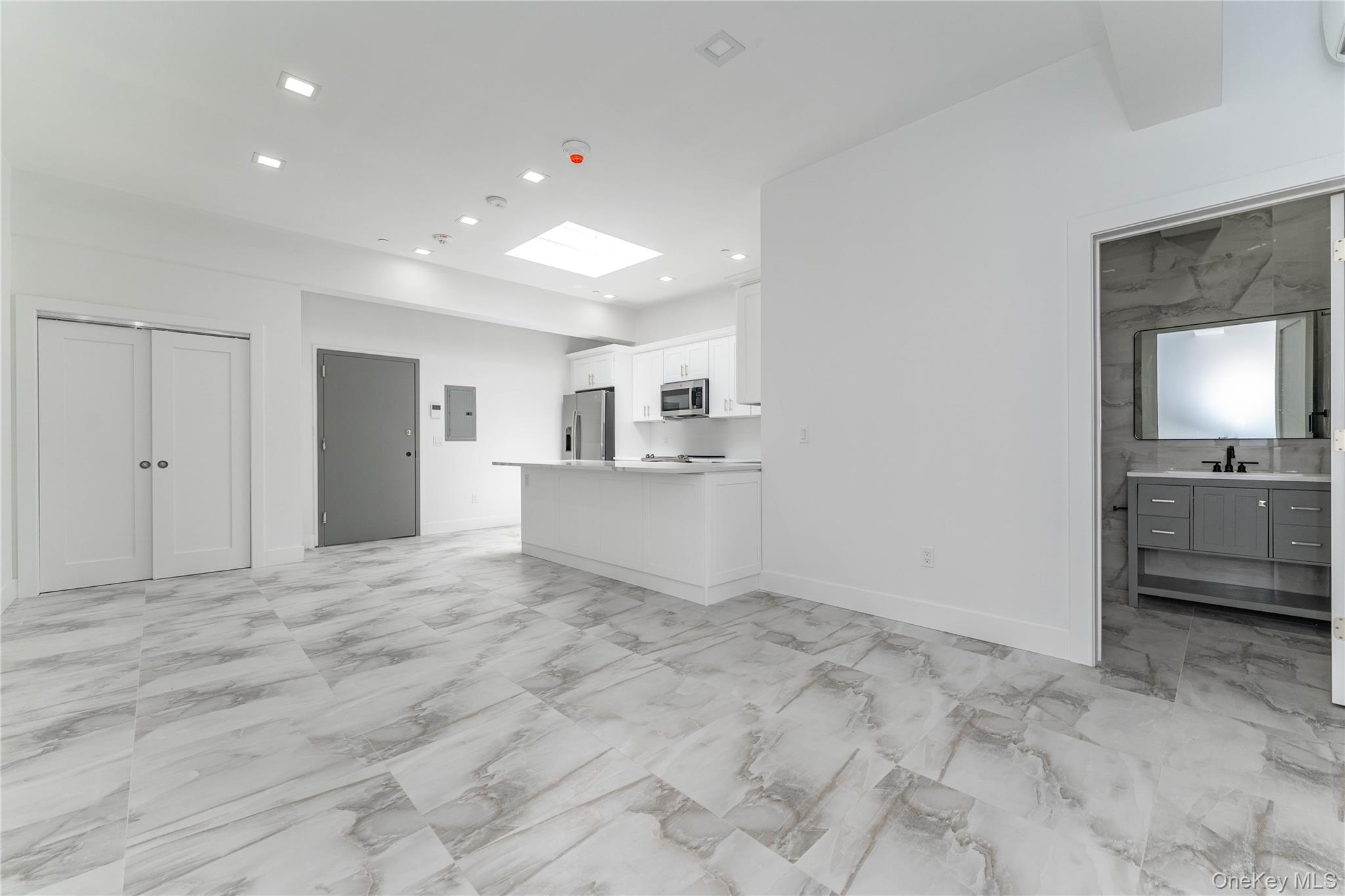 138 E Park Avenue 2 Property Photo 3