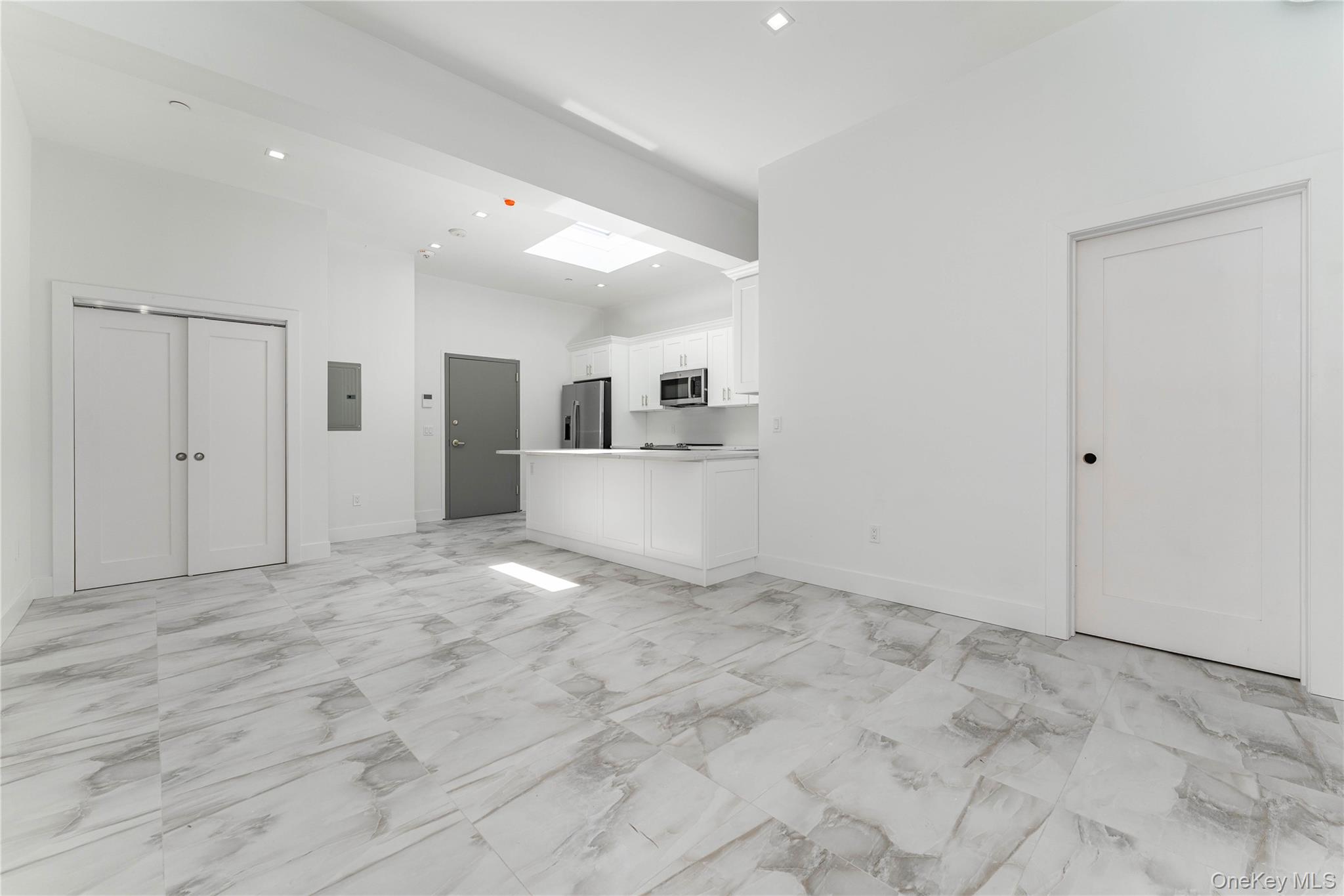 138 E Park Avenue 2 Property Photo 4