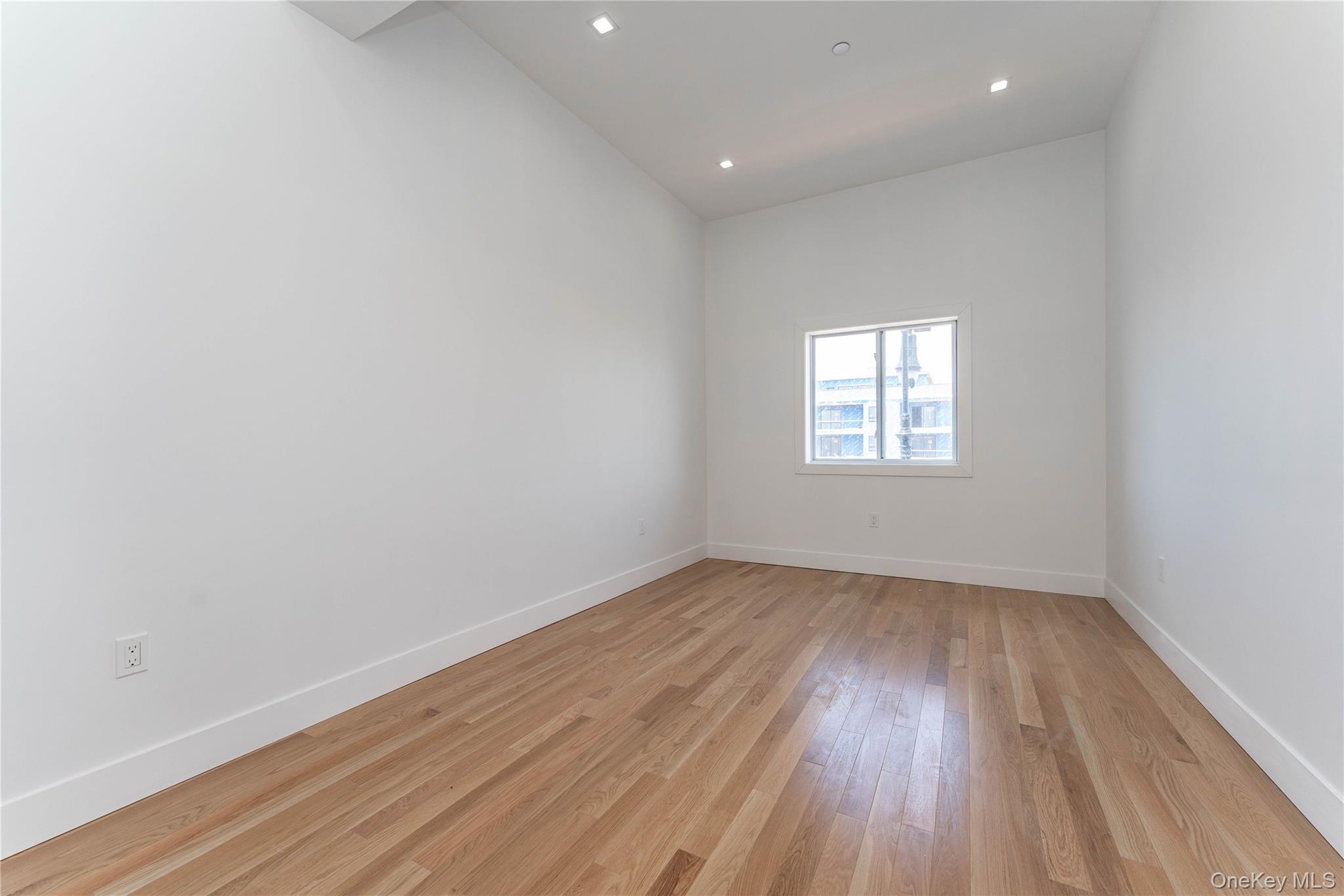 138 E Park Avenue 2 Property Photo 7