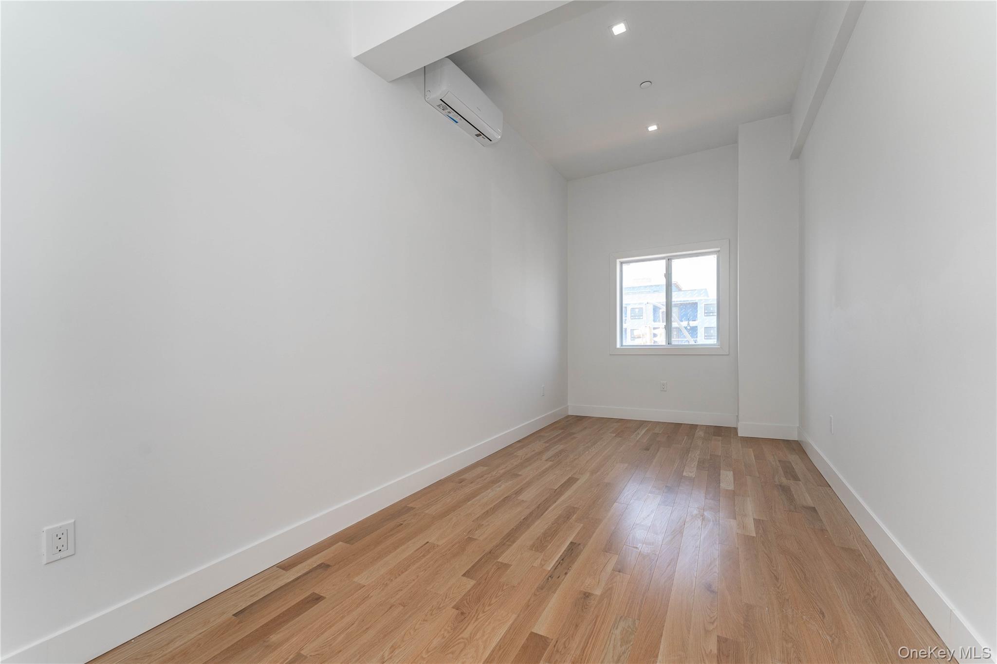 138 E Park Avenue 2 Property Photo 8