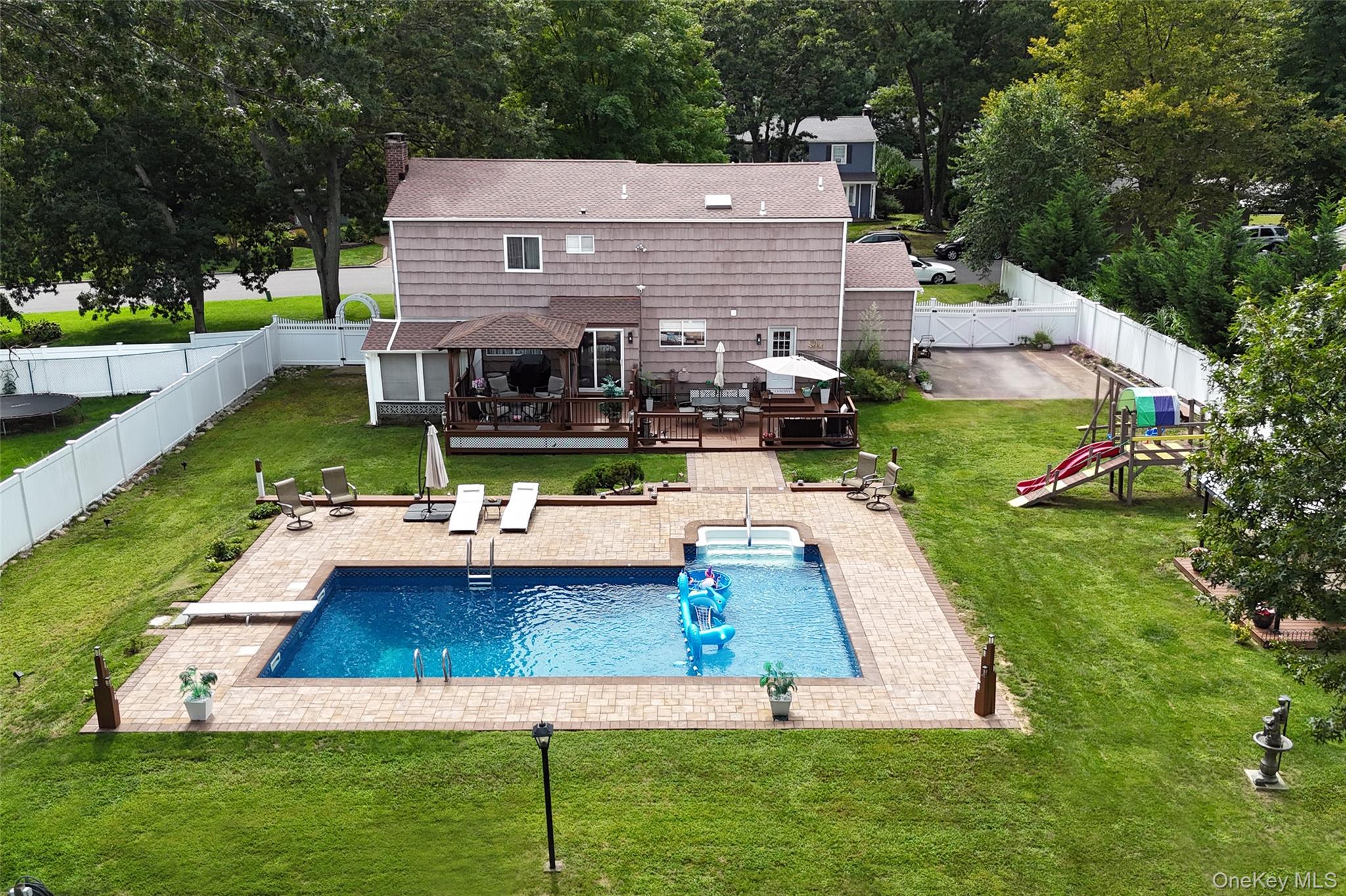 7 David Drive Property Photo 2