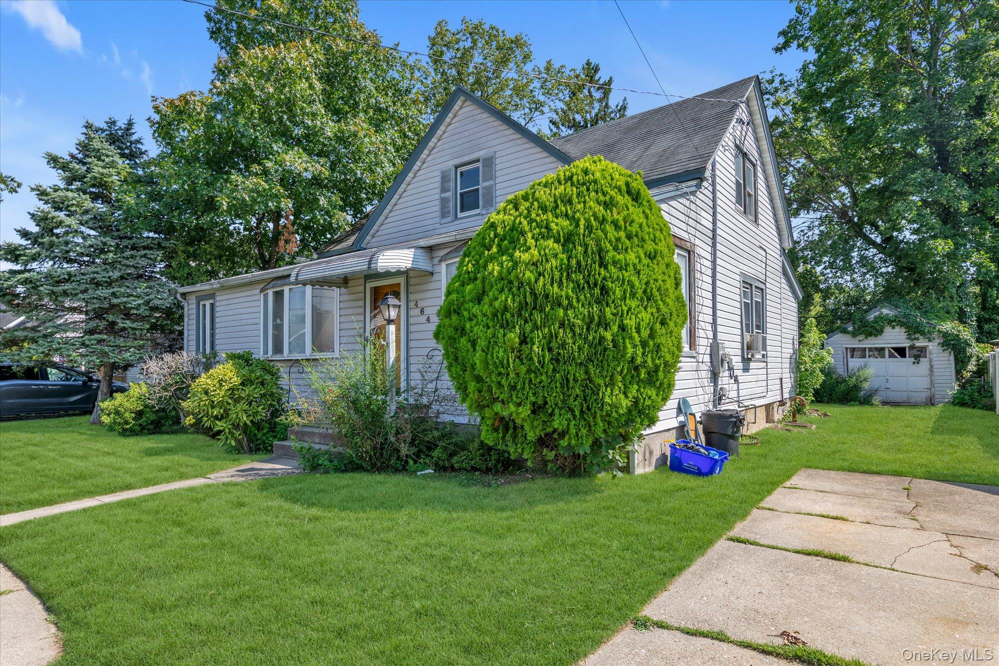 464 Stratford Road Property Photo 2