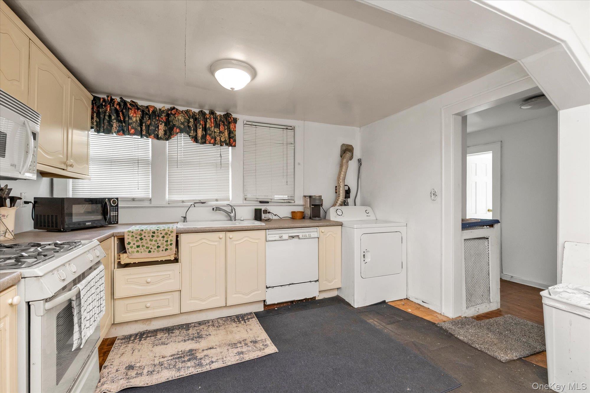 464 Stratford Road Property Photo 7