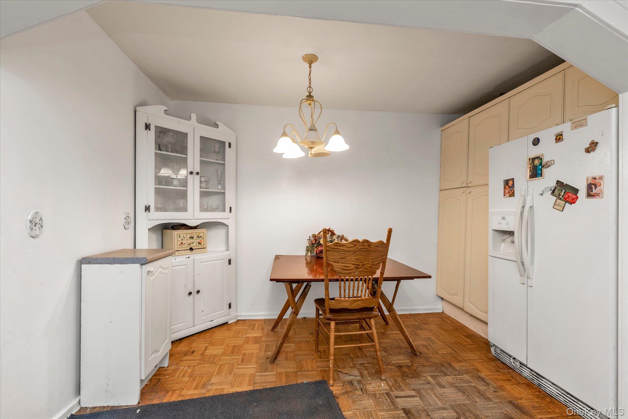 464 Stratford Road Property Photo 9