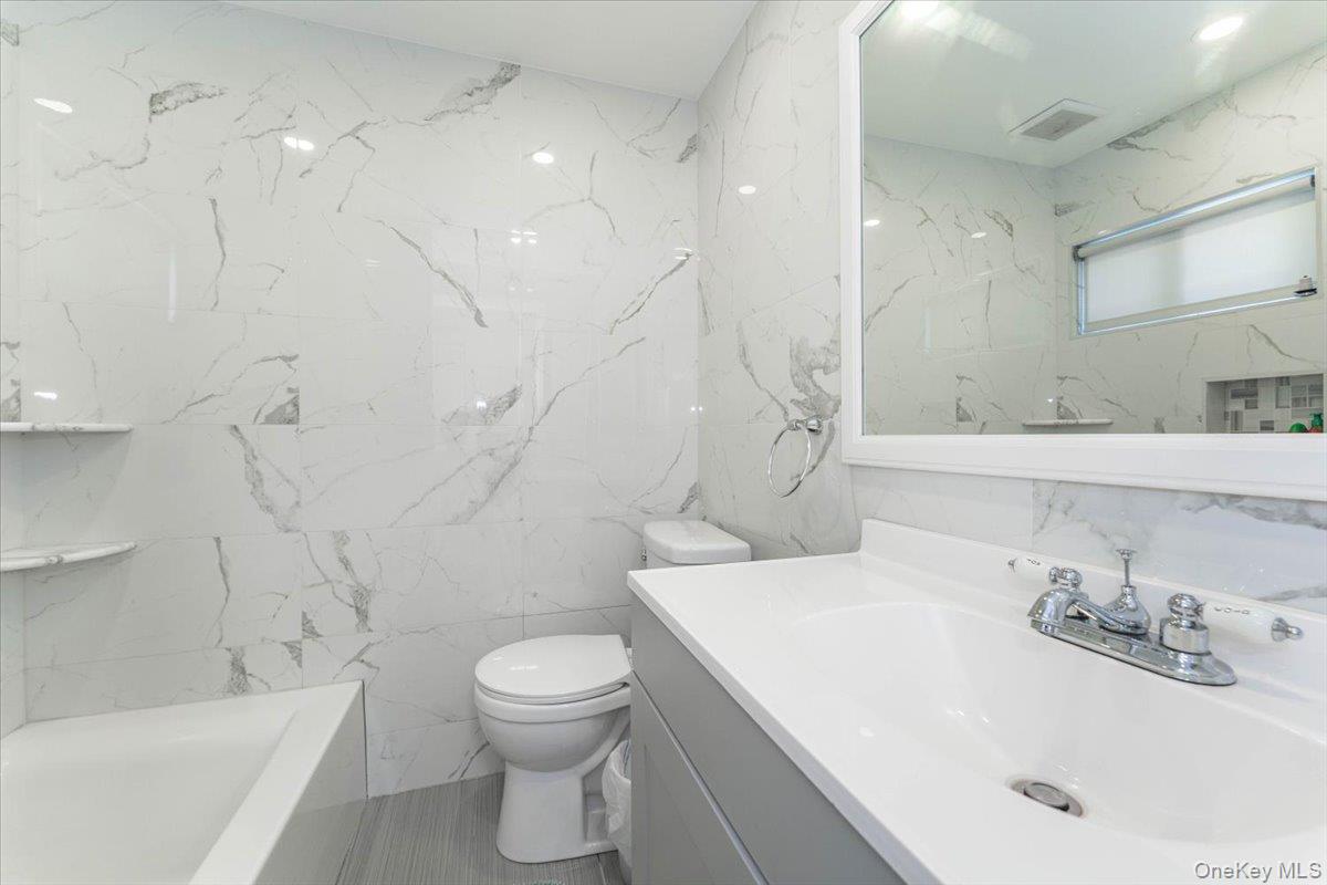 1068 Highland Place Property Photo 14
