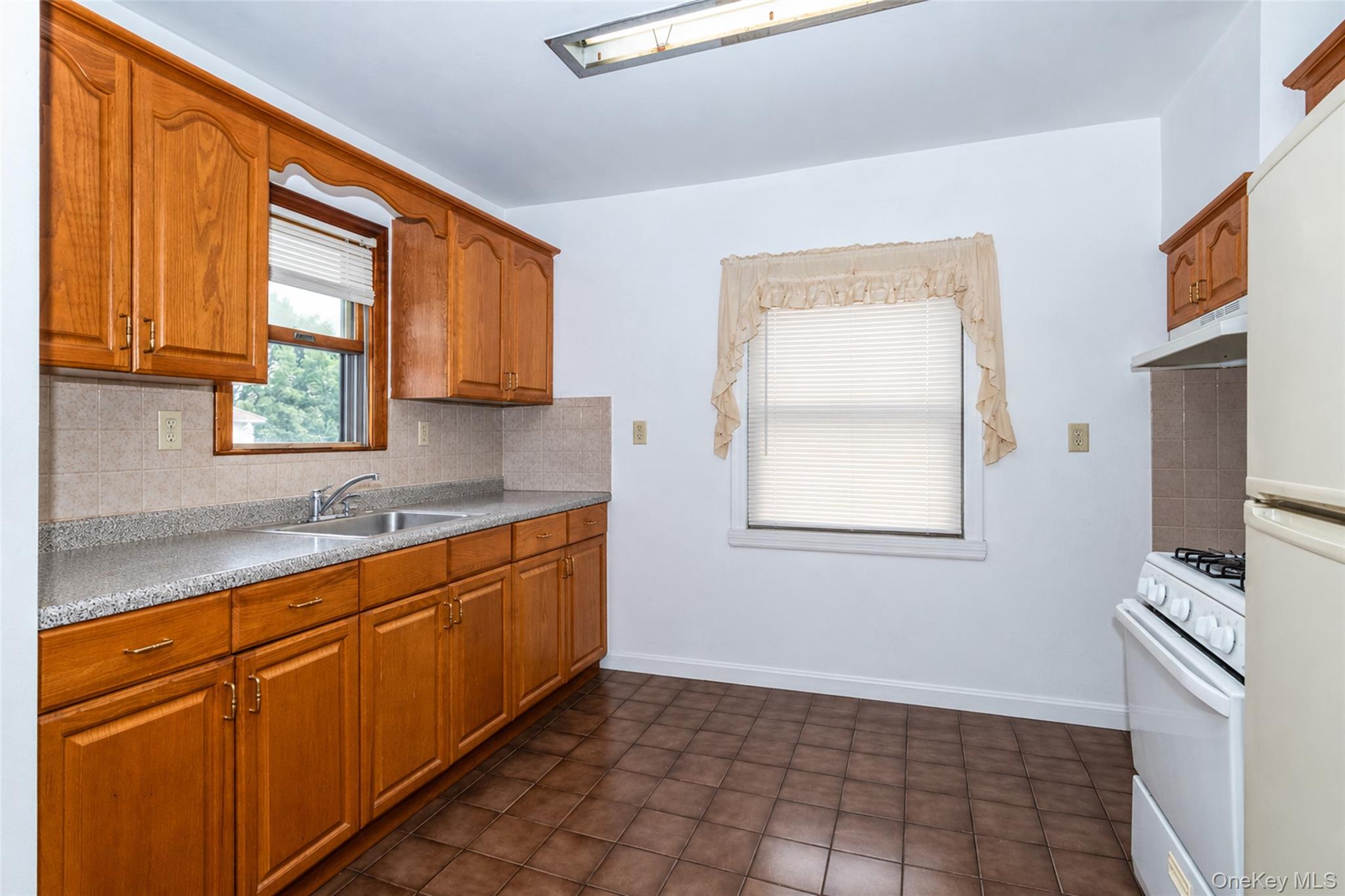 1559 Hollywood Avenue Property Photo 19