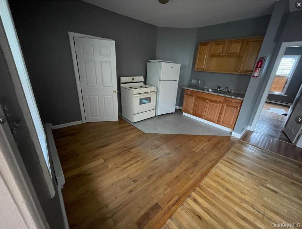 56 Van Ness Street Property Photo 2