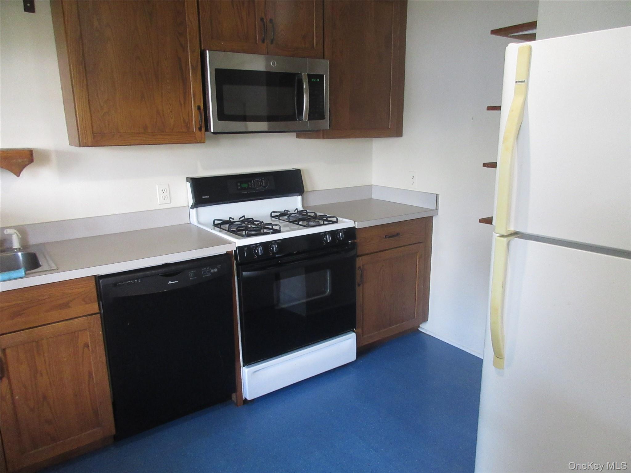 66 S Franklin Street Property Photo 7